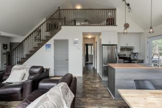 3BR Nature Retreat Cottage, Spa, Lac Superieur - 4