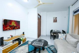 Spacious 1Bedroom,Strong WIFI,Tv Netflix ,Kitchen, Fridge Busy Area - 4