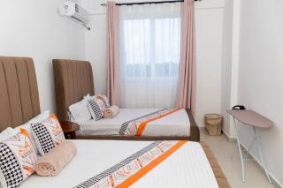 Pearl Retreat-Modern 2BR with pool near the beach - 6