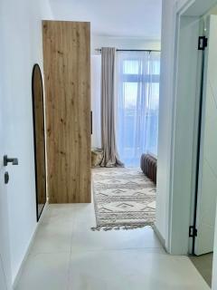 Pearl Retreat-Modern 2BR with pool near the beach - 3