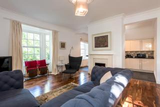 Toast Stays - The Three Rosellas at The Grove - Durham - 8