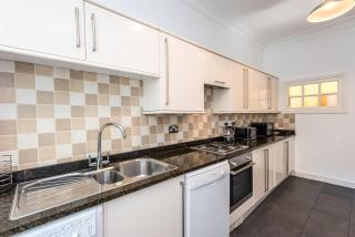 Toast Stays - The Three Rosellas at The Grove - Durham - 2