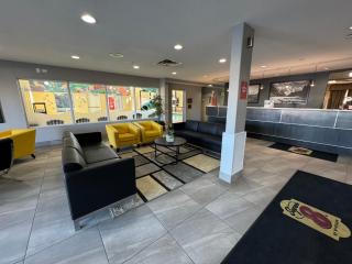 Super 8 by Wyndham Edmonton South - 8