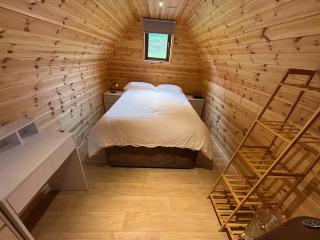 Cosy Cabin In Peaceful Rural Dyfi Valley - 4