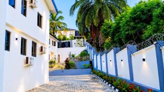 Bluenix Haven Luxury Apartments - 2