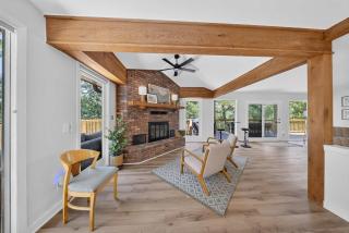 Lakefront Retreat on Lake Windsor - Private Dock - 6