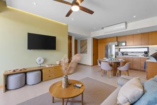 New Home 3BR condo near the ocean with pool, gym, AC, and full kitchen - 8