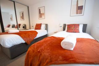 Spacious Luxurious Serviced Accommodation 10 - 9