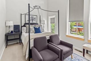 Modern 2BR Townhome Near U of A & Dickson St - Free Parking - 2