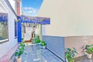 Townhouse La Vista Inn Grand Hotel - 7