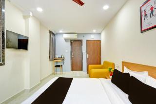 Townhouse La Vista Inn Grand Hotel - 4
