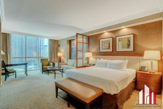 11th Floor Luxurious Suite - Strip & F1 Views - 7