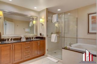 11th Floor Luxurious Suite - Strip & F1 Views - 4