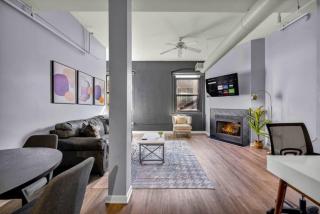 2-Story Downtown Loft, King Bed, Gym, Sauna - 5