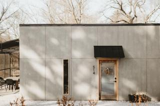 Ozark Adobe - Stylish Downtown Bentonville Stay - 0