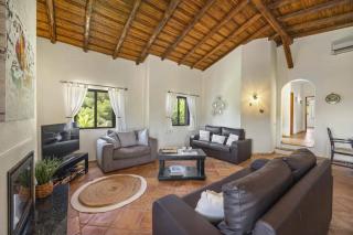 Villa Horta by Villa Plus - 5