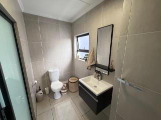 Comfort Zone Near OR Tambo International Airport - 9