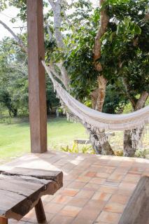Casa de barro em fazenda regenerativa na Bahia - 7