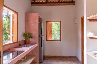Casa de barro em fazenda regenerativa na Bahia - 6