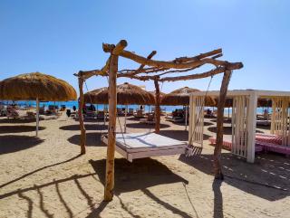 Al Hambra Beach Apartments - 3