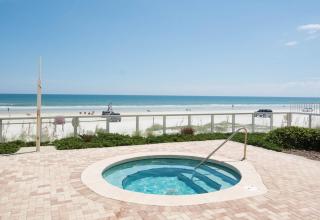 Oceanfront Corner Condo with Private Balcony Pool Hot Tub and Garage Parking - 3