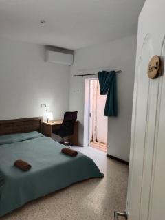 Private double room, shared bathroom - 3