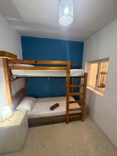 Private room with bunk bed, shared bathroom - 5