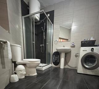 Private room with bunk bed, shared bathroom - 2