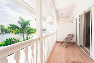 Duplex de charme avec vue sur la Marina et citerne - 9