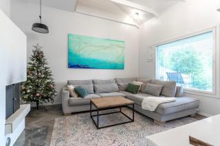 Arctic Holiday Home Private Yard, Sauna & Sledding Hill - 0