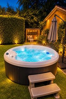 Luxury Hot Tub Retreat Sleeps 6 - 0