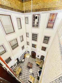 Riad T-A-J Fès Crown - 9