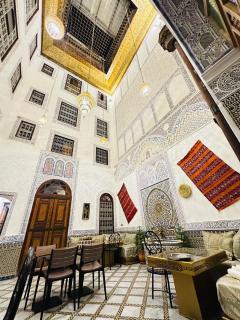 Riad T-A-J Fès Crown - 3