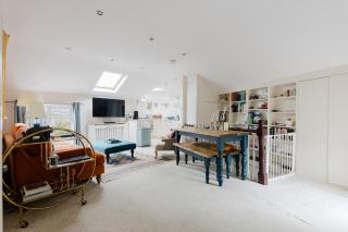 Beautiful 1BDR Flat with Private Patio in Clapham - 3