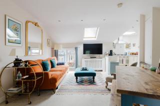 Beautiful 1BDR Flat with Private Patio in Clapham - 2