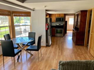 Lakefront Getaway • Plenty of Car & RV Parking - Milton - 3