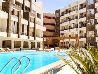 Al Hambra Beach Apartments - 9