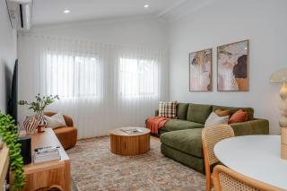 Olive & Ochre Warm Coastal Retreat - 6
