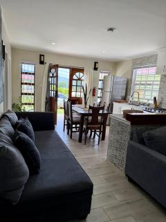 Fig at Ti Kabann, 2BR Ground-Floor stay with Mountain View - 4