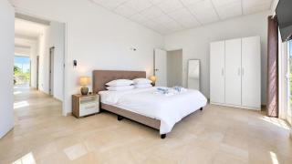 Private Rooftop Pool & 360° Views | 4BR Penthouse by Bocobay - 5