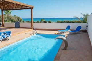 Stunning seafront villa with private pool - 2