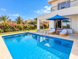 Sea-view villa, heated pool & spa, Sahl Hasheesh - 0