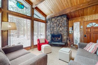 Pets allowed shared pool access & hot tub and central AC - 9