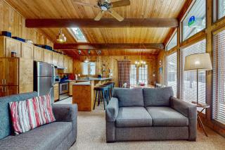 Pets allowed shared pool access & hot tub and central AC - 4