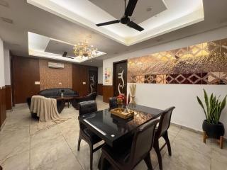 4BHK apartment for party - 1