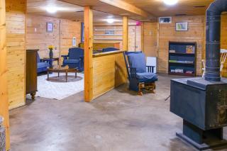 Modern Cabin Retreat with Patio & Outdoor Firepit - 9