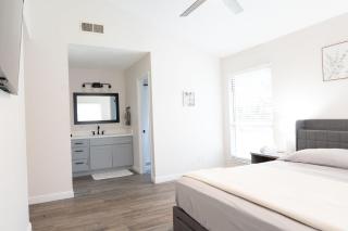 8-10 guests cozy home in the heart of Round Rock brushy - 9