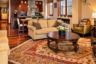 Platinum Vail Solaris 3 Bedroom Vacation Rental Set At The Base Of The Mountain Just Steps From The Gondola - Vail - 4