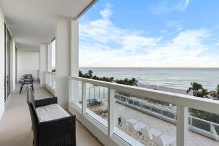 FontaineBleau Miami Beach Sorrento Private Ocean Luxury Suite - 9