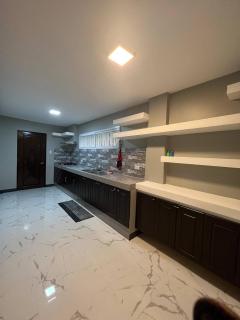 Pike Guest House - Modern Western Style House - 3
